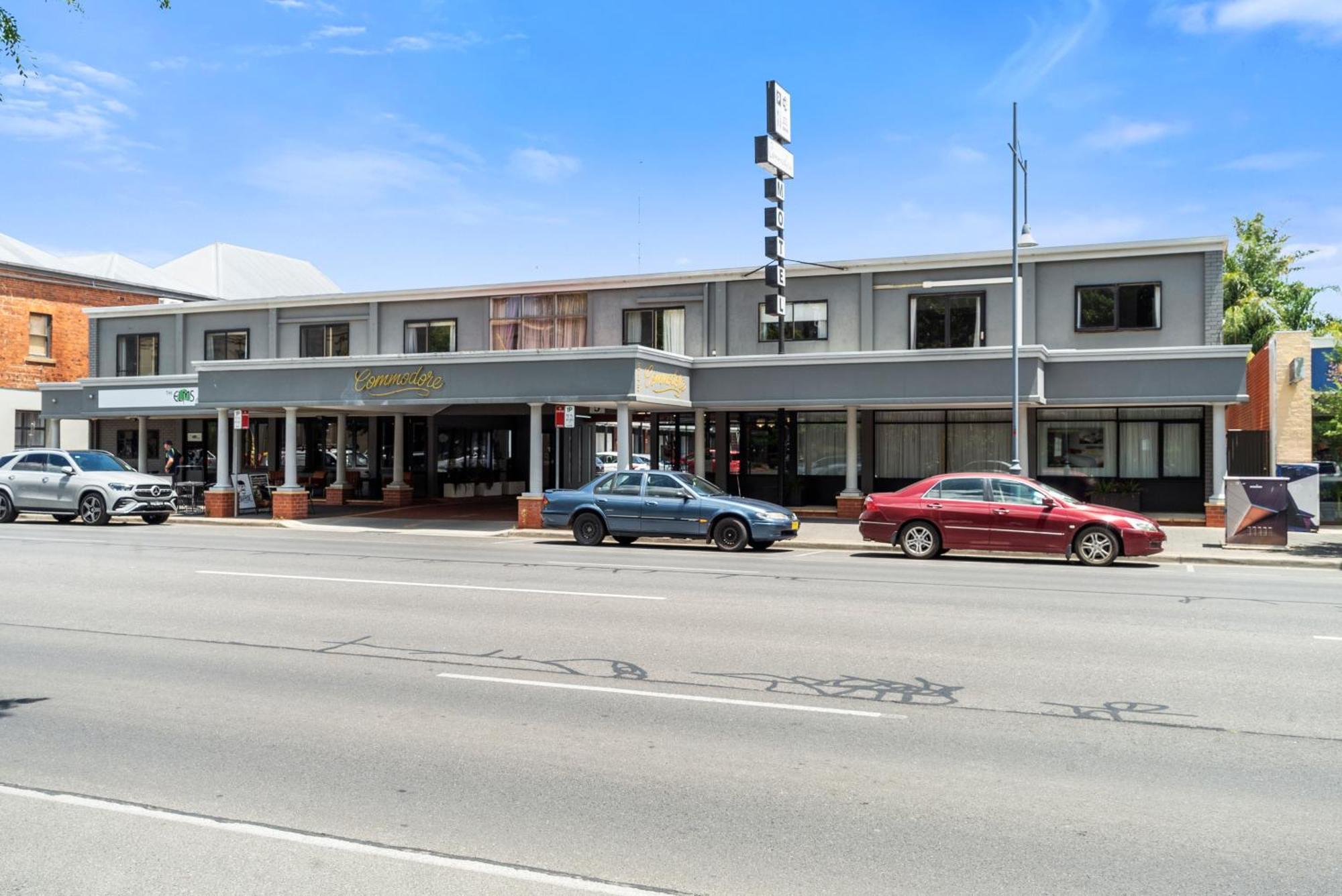 Commodore Motor Inn Albury
