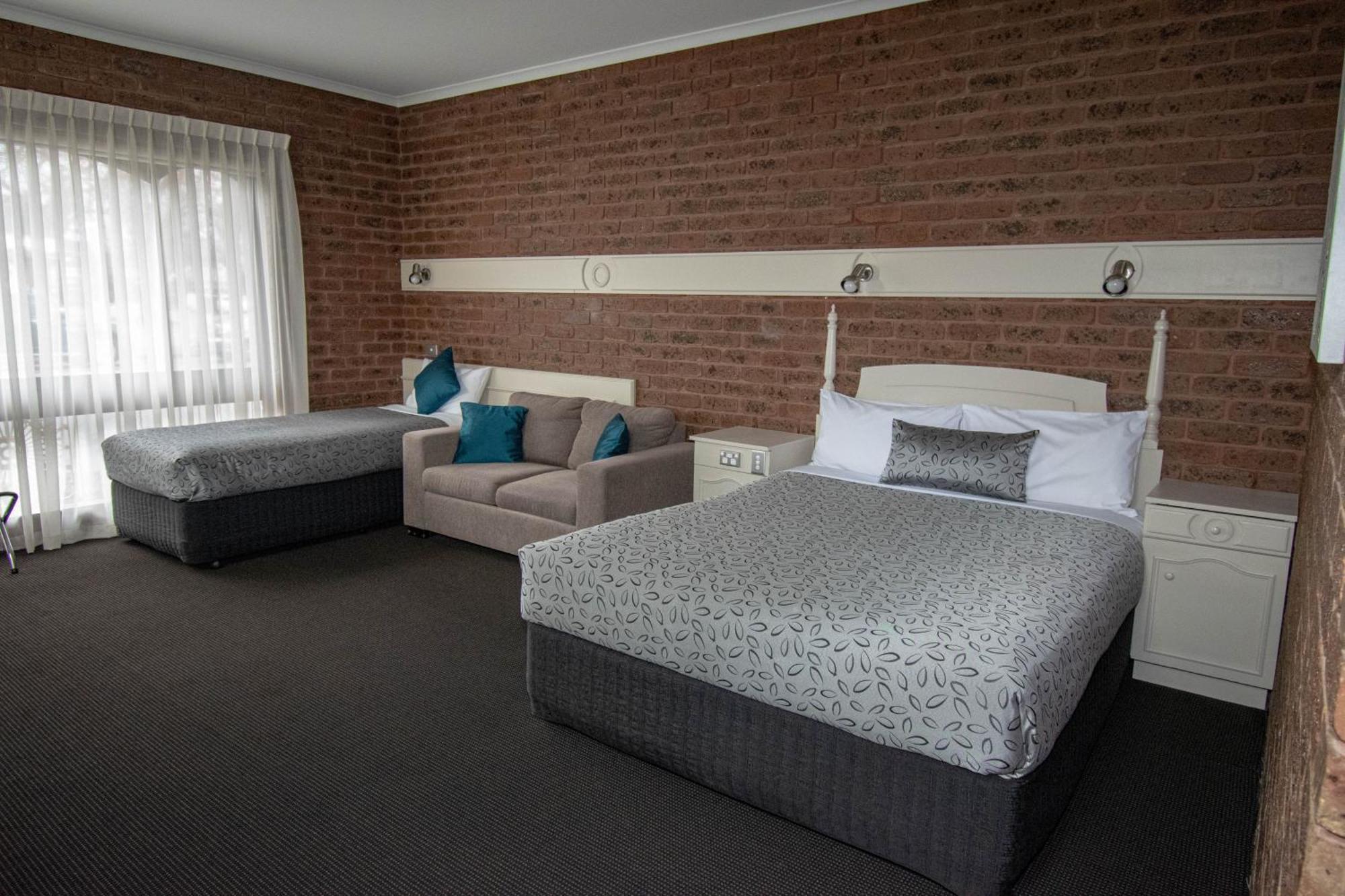 Townhouse Motel 3*