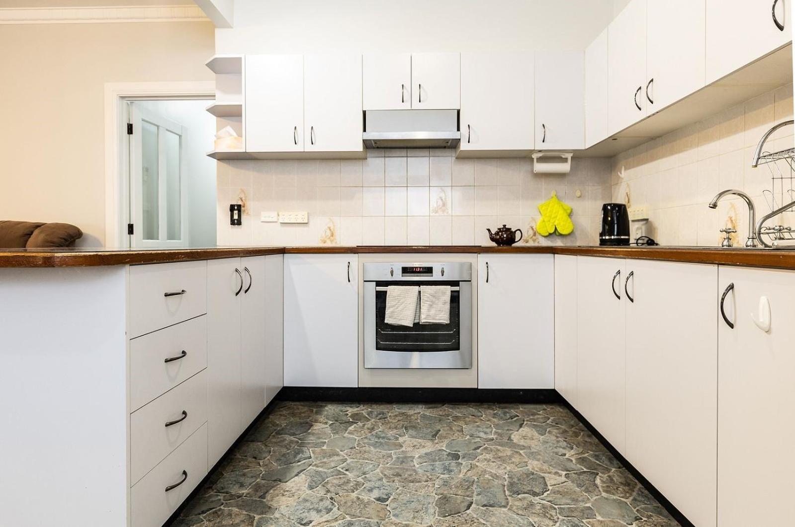 Holiday home Charmer On Olive Albury
