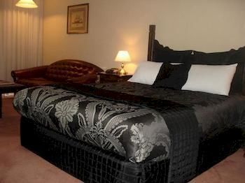 Manor House Albury