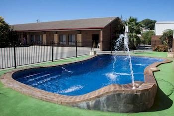 Fountain Court Motor Motel