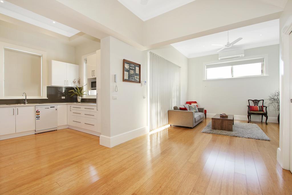 Suites - Waterstreet Apartment