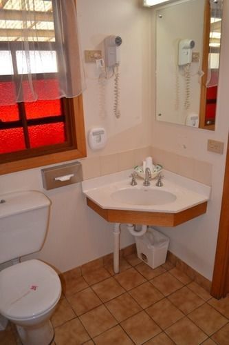 Elm Court 3* Albury