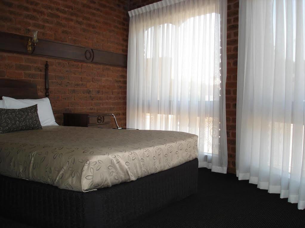 Townhouse 3*
