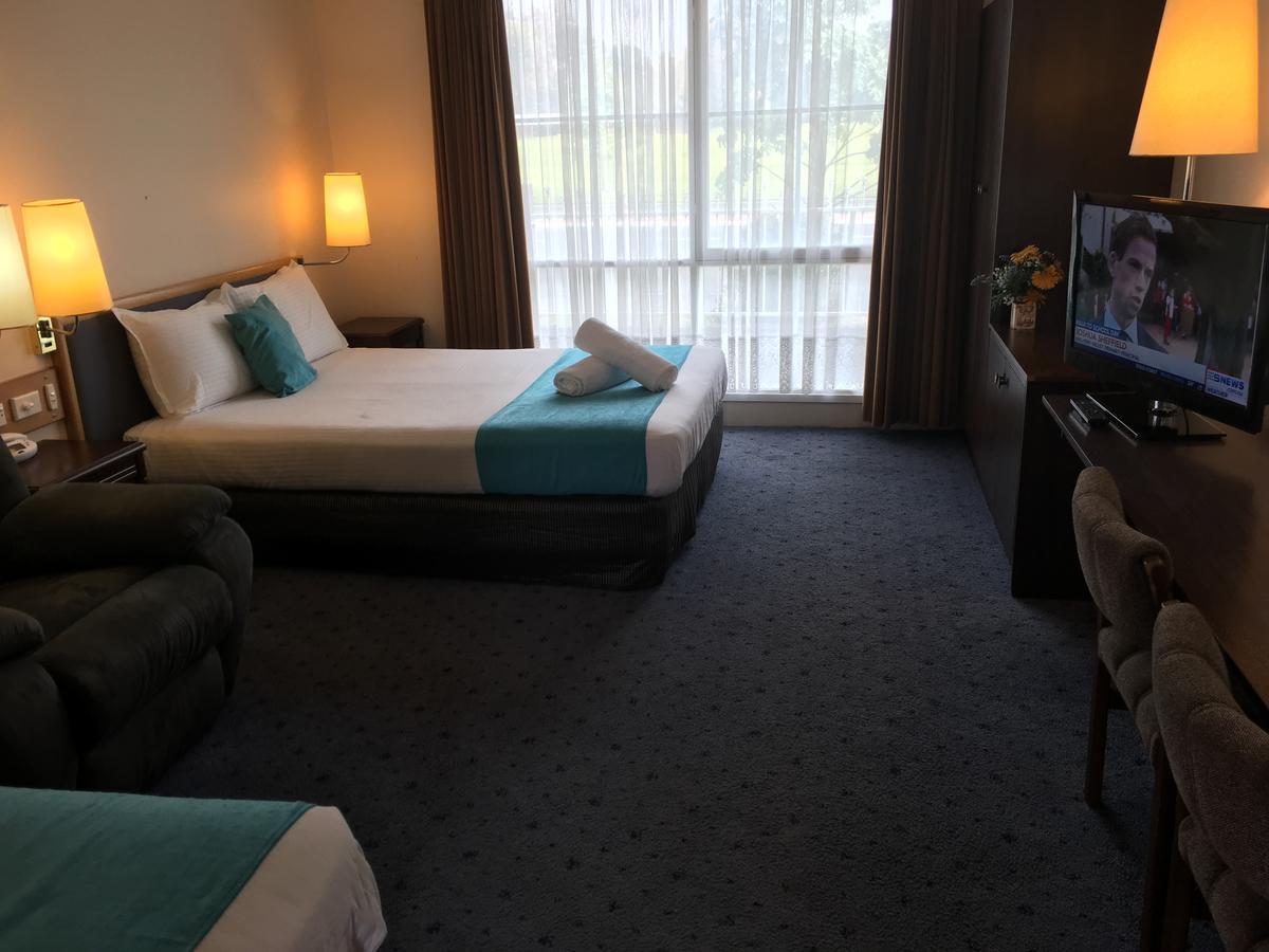 Australia Park Motel 4*
