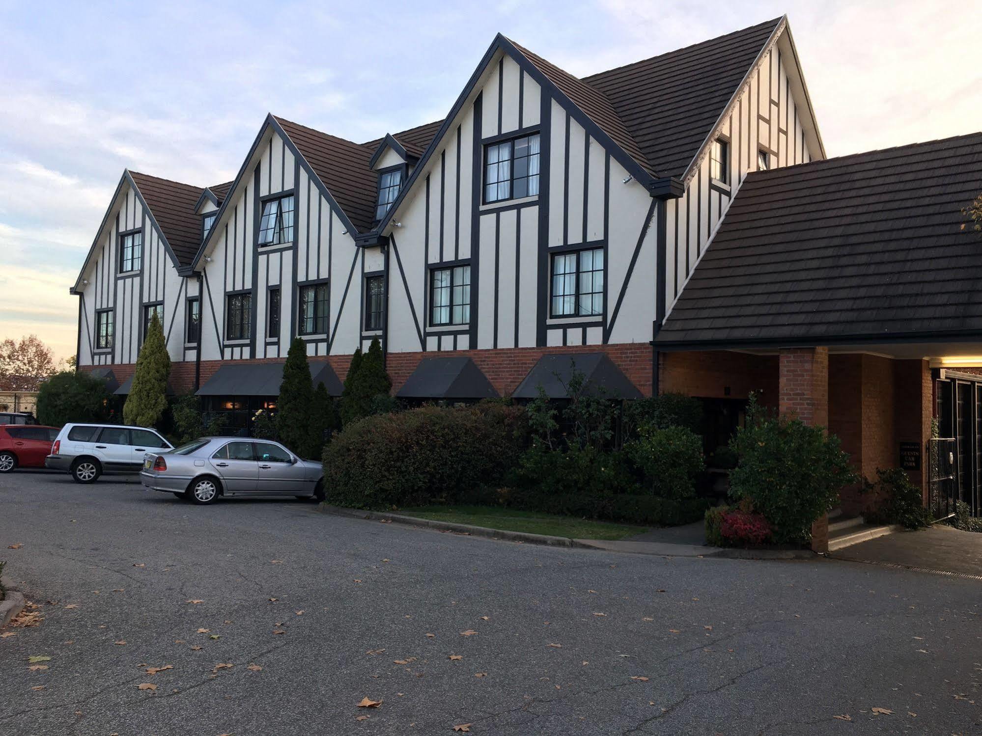 Hotel Manor House