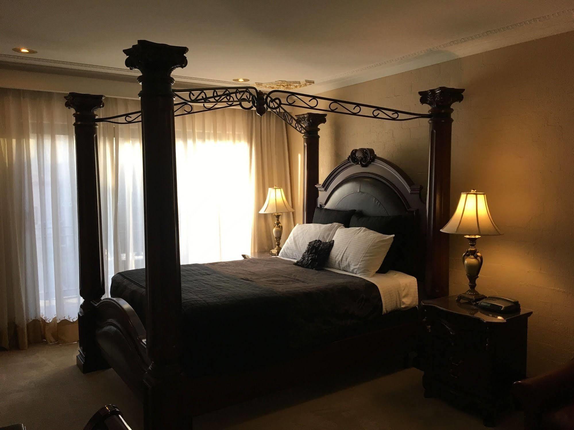 Manor House Albury