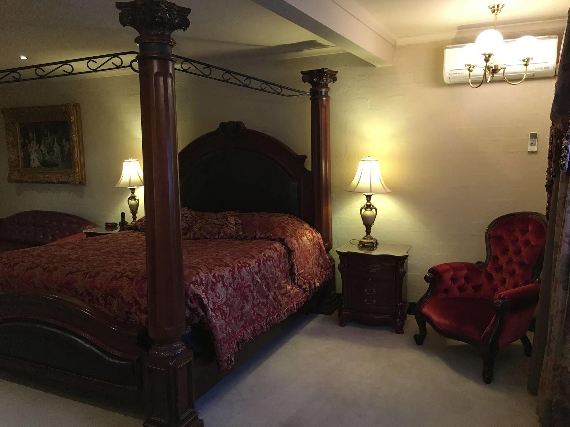 Manor House Albury