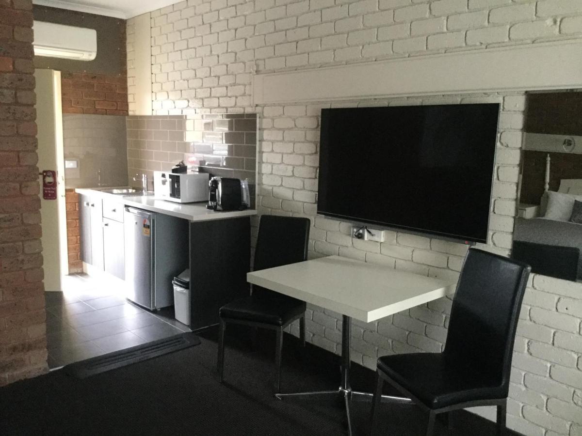 Townhouse Motel 3*